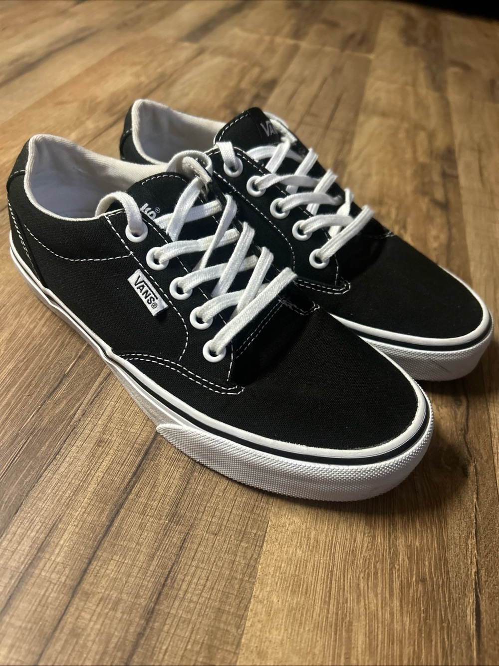 Vans WINSTON Women's Shoes Sneakers Skate Casual Low Tops Size 6 Black/White